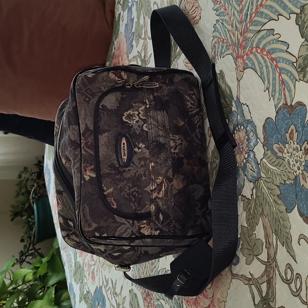 Vintage Jaguar Travel Shoulder bag